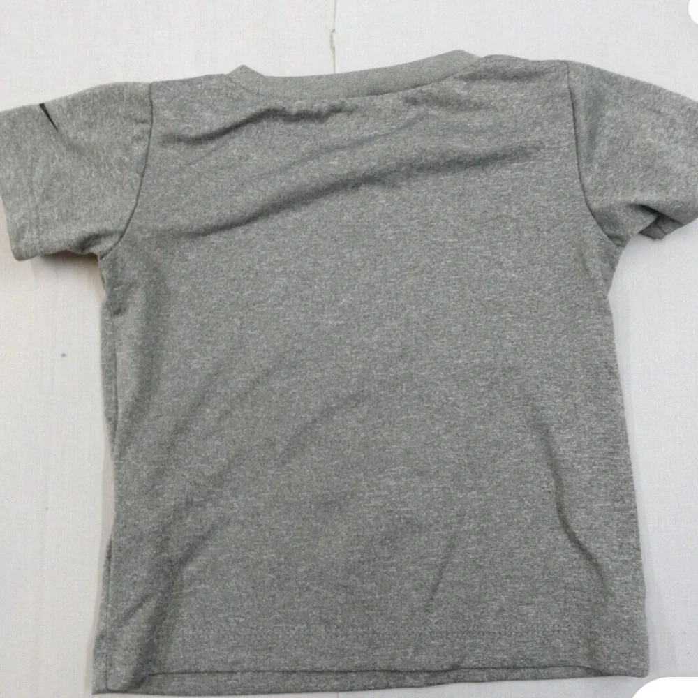Nike Kids Gray T-Shirt - Picture 4 of 4